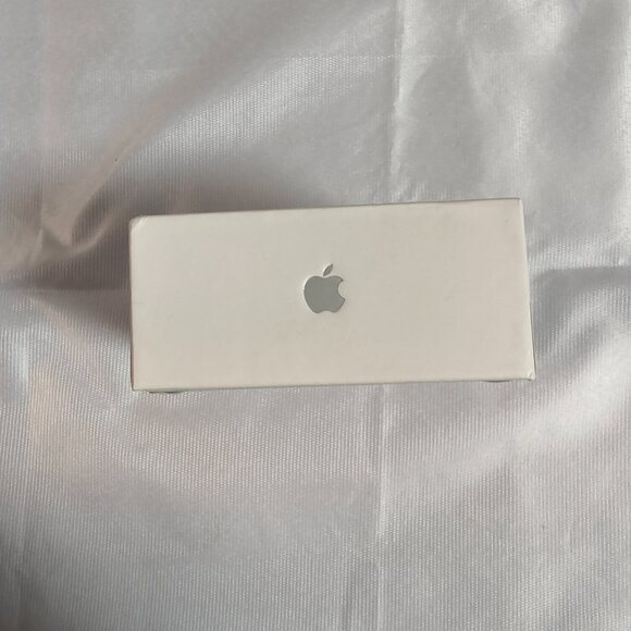 Brand new ✨APPLE AirPods Pro 2｜MagSafe charging case - Picture 4 of 5